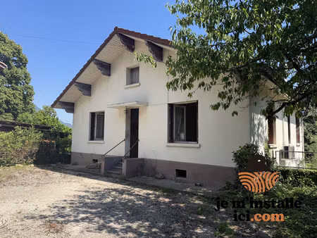 maison individuelle de 84 m2 habitables sur une parcelle clô