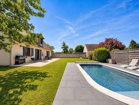 maison 7 pièces 160 m² - piscine - sous-sol - garage - centre de saint hilaire saint mesmi