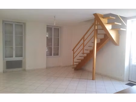 location maison  58.21 m² t-3 à tonnay-charente  690 €