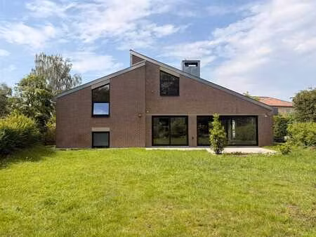 villa charmante dans un bon quartier