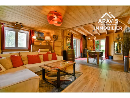 vaste maison avec 3 appartements  spa et vue montagnes