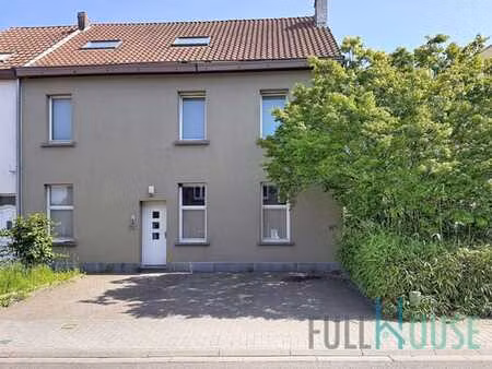 appartement 1 chambre sous toiture isolée à 800 euro