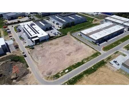 industriegrond van 2.194 m² te koop