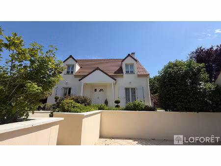 maison puiseux en france 6 pièces 130 m2  sous-sol total  double garage indépendant.