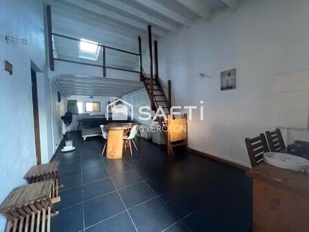 maison de ville avec mezzanine - rare dans le secteur