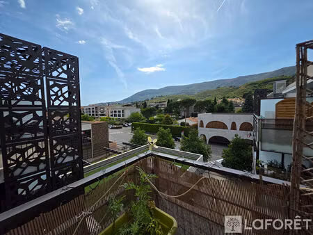 appartement carros les plans studio 27 m2 + balcon+ stationnement