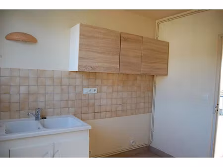 location appartement 3 pièces 58 m² à saint-satur (18300)  450 €