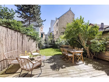 courbevoie becon - 2 pieces 49 m² + jardin 90 m² - 459 000 € fai