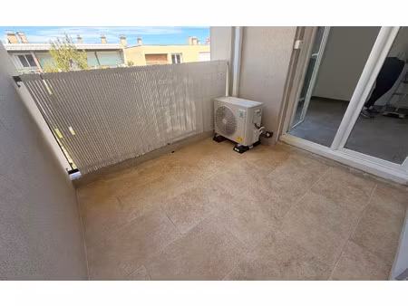 location appartement  m² t-3 à istres  950 €