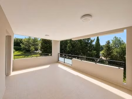 t3 de 92m²  grande terrasse  double garage