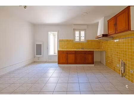 l'audience - t2 de 42m2 + cour privative - 13011 marseille