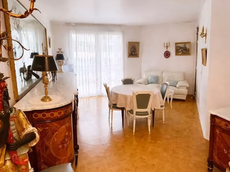 4 pièces 78m2 + balcon + parking 75013 place jeanne d'arc