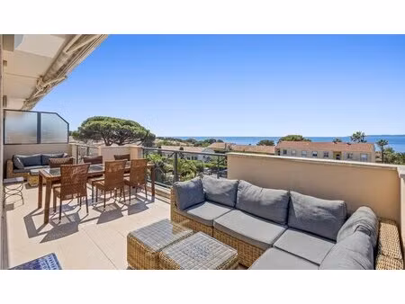 les issambres – centre : appartement 4 pièces avec vue panoramique mer  terrasse  garage e