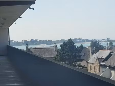 roscoff – agréable t1 bis avec balcon exposé sud  parking privé et petite vue mer et cave
