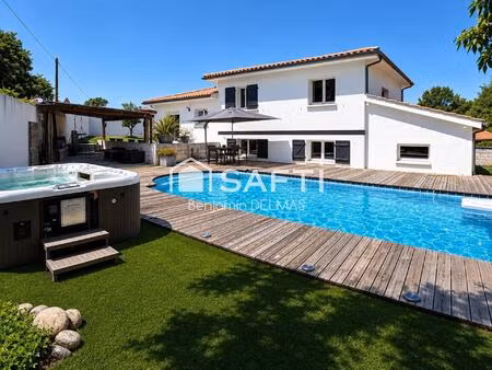 maison entièrement rénovée à artigues de 151 m².