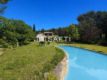 propriété avec 2 hectares  piscine et oliveraie