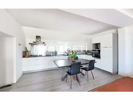 belle maison familiale avec dépendances et grand terrain