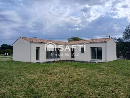 rare ! maison neuve type t4 a terminer