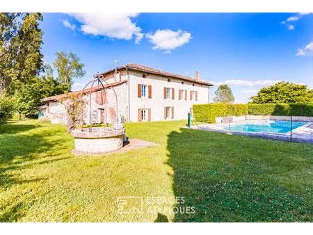 ancienne vigneronne avec piscine