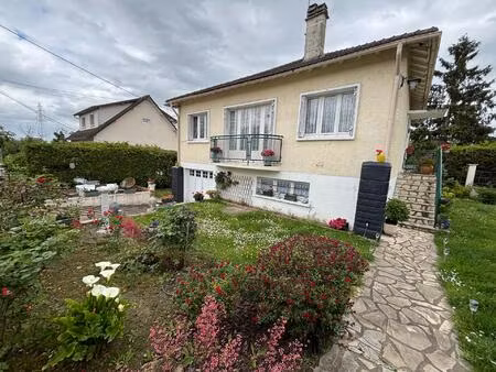 maison individuelle dans quartier residentiel