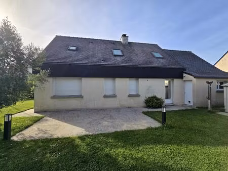 maison 110 m² – 2 chambres et 2 bureaux – romillé centre
