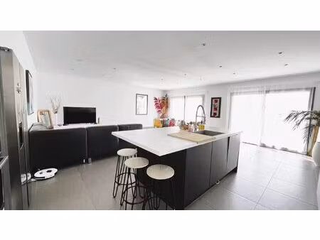 le pouget villa t5 avec piscine + grand garage