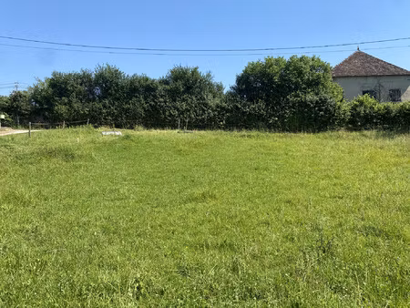 unique à brangues terrain constructible de 750 m2