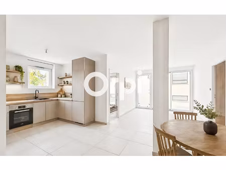 appartement saint-laurent-de-chamousset 72.8 m² t-3 à vendre  180 000 €