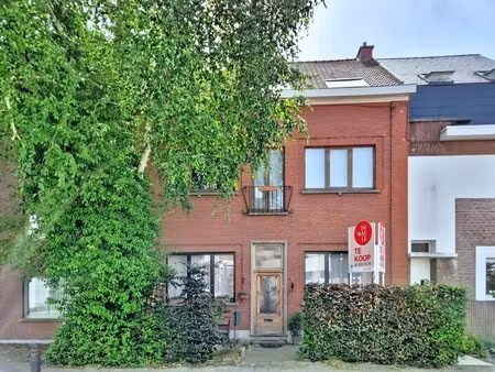karaktervolle woning met 6 slaapkamers te koop in kontich