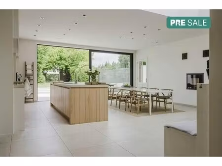 karaktervolle burgerwoning met 4 slaapkamers te koop