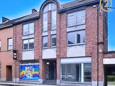 rez-de-chaussée commercial - rendement >7%!