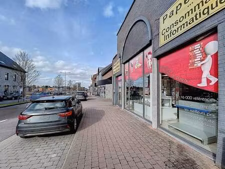 commerce de 357 m² sur axe stratégique à marche
