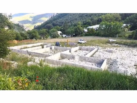 terrain constructible 2328 m² - permis accordé