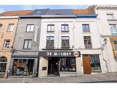 immeuble commercial avec logement (3 à 4 chambres) à tirlem
