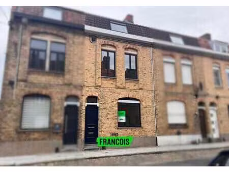 spacieuse maison mitoyenne près de la gare d'ypres | à louer