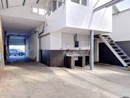 entrepôt de 160 m2 à louer  sclessin