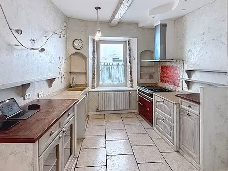 location maison 7 pièces 182 m² à millery (69390)  1 450 €