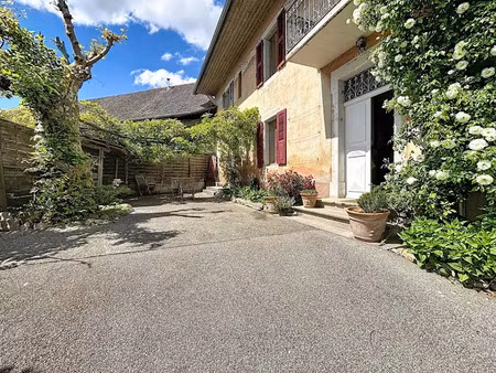 location meublée maison 6 pièces 186 m² à rumilly (74150)  2 200 €