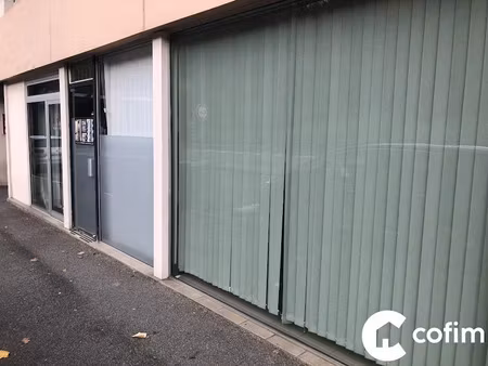 location locaux professionnels 3 pièces 55 m² à pau (64000)  500 €
