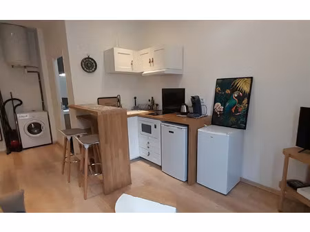 location appartement  m² t-1 à nice  804 €