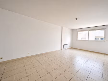 jolie f2 + parking secteur la lunette / ideal investissement