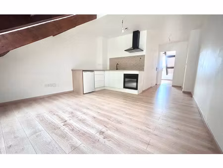 location appartement  m² t-2 à trélissac  640 €