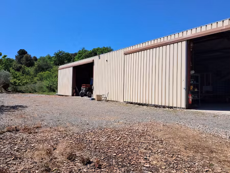 a vendre batiment sur terrain d'1ha axe limoux carcassonn