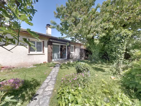 maison de plain pied 76m2 + dépendances au calme dans secteu