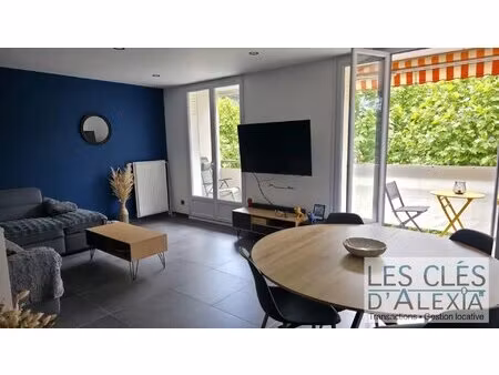 location meublée décines-charpieu avec balcon et stationnement