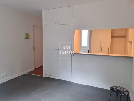 studio igny bourg avec place de parking