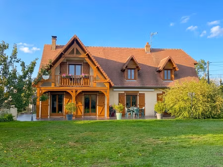maison t6 de 180m2 sur un terrain de 2559m2