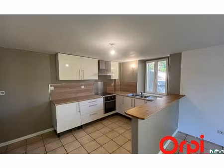 location maison  51.95 m² t-3 à boves  900 €