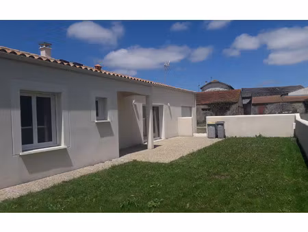 location maison  m² t-5 à champagne  960 €