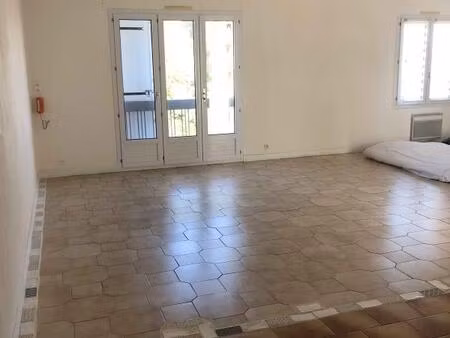 maison - 155 m2 - 5 pièces - non meublé